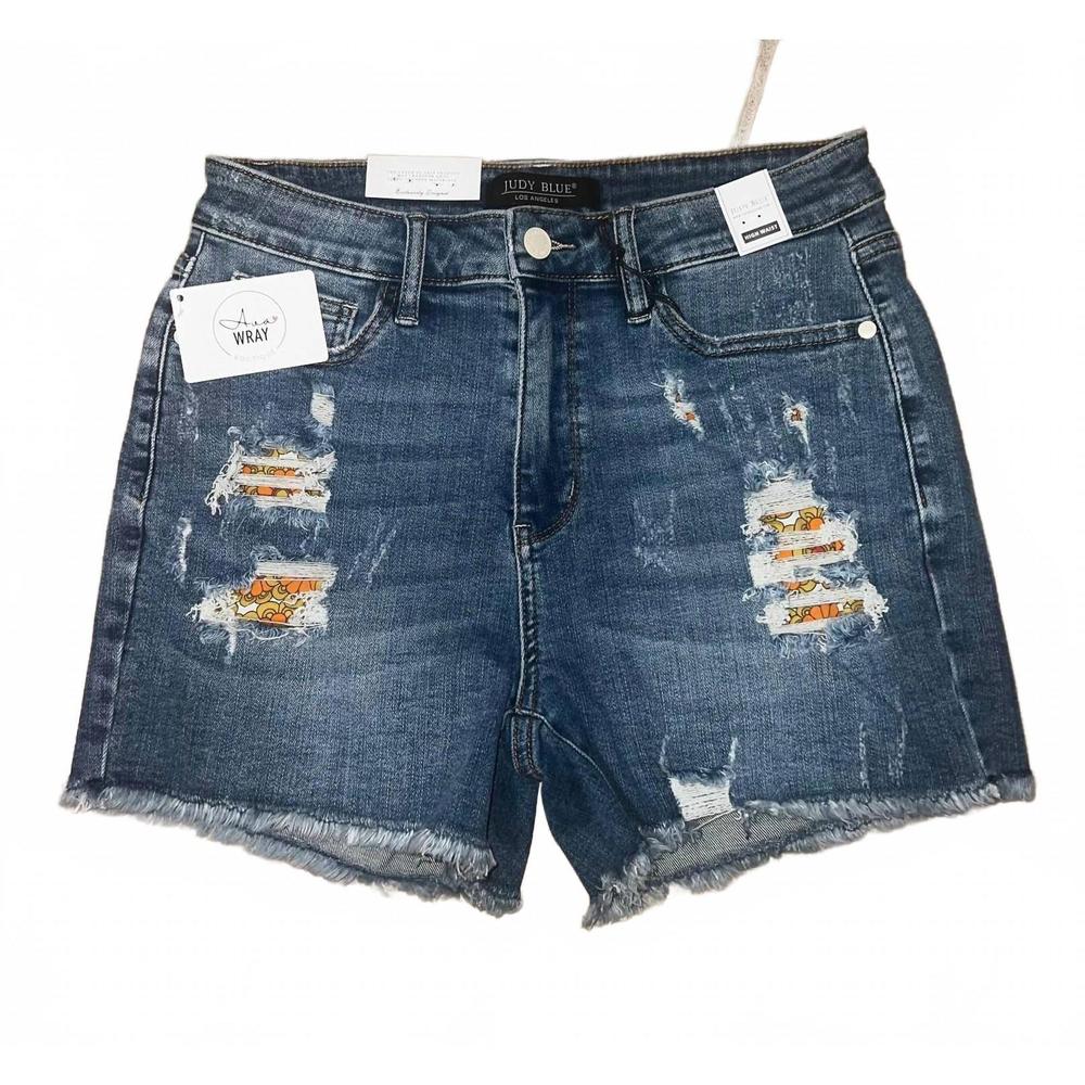 NEW JUDY BLUE high waisted printed lining denim shorts in medium wash - Picture 4 of 5